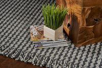 5'X8' Grey Hand Woven Houndstooth Indoor Area Rug