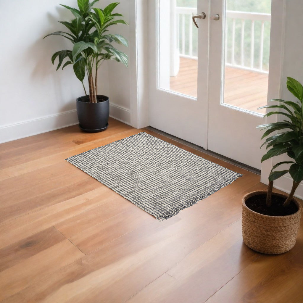 5' X 8' Ivory Or Grey Plaid Knitted Wool Indoor Area Rug With Fringe