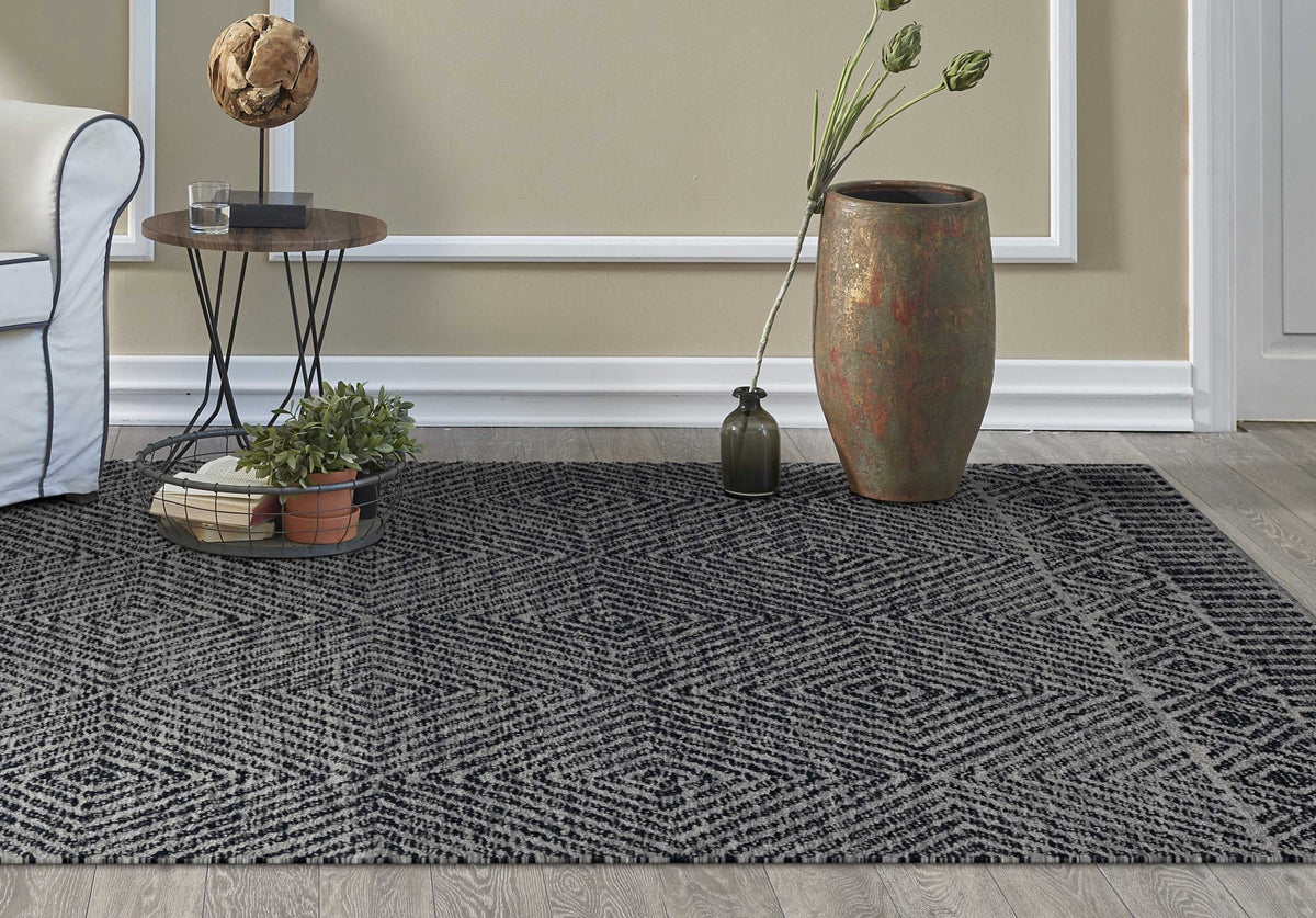 5'X7' Grey Black Hand Tufted Space Dyed Geometric Indoor Area Rug